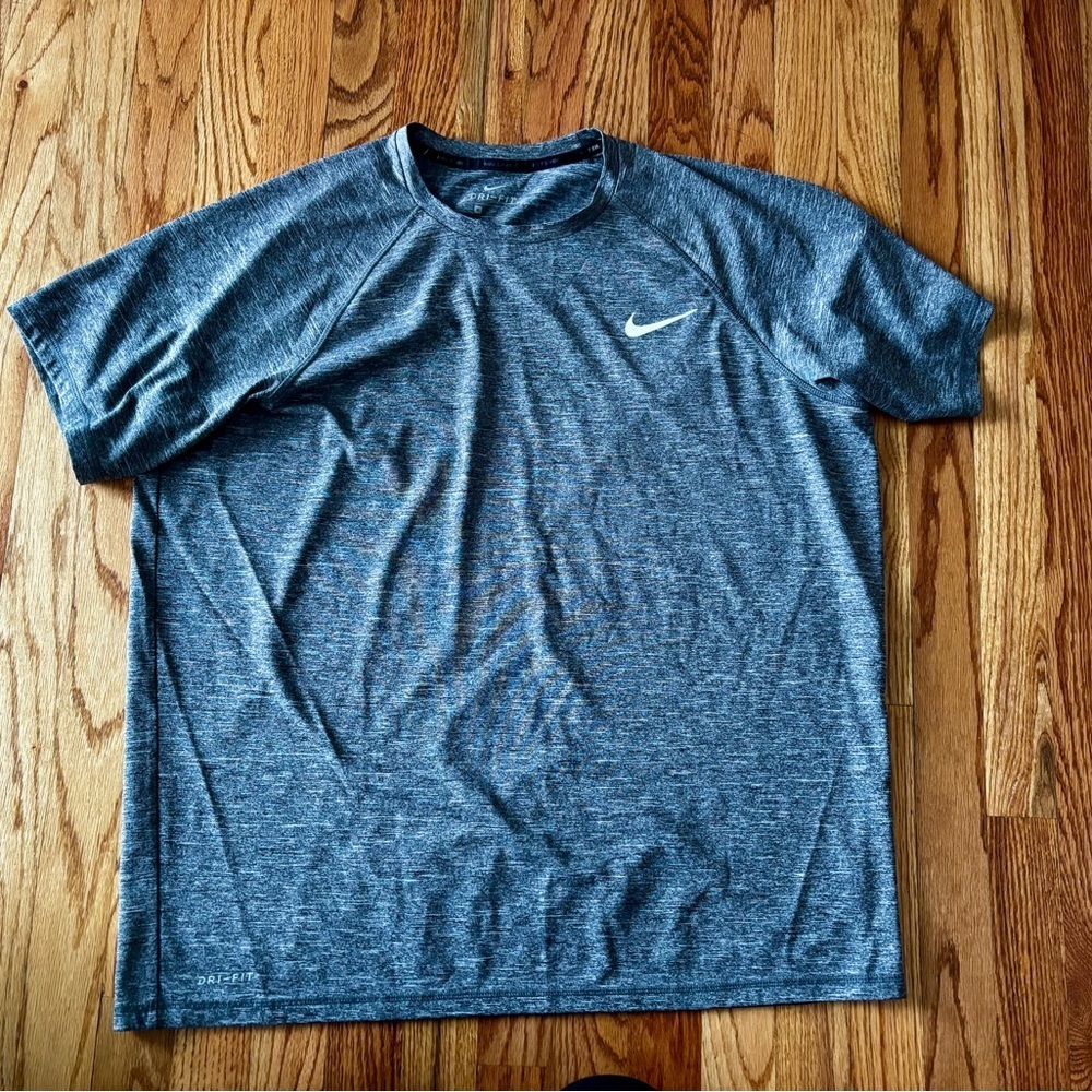 Nike Men's Gray Dri Fit Short Sleeve Shirt